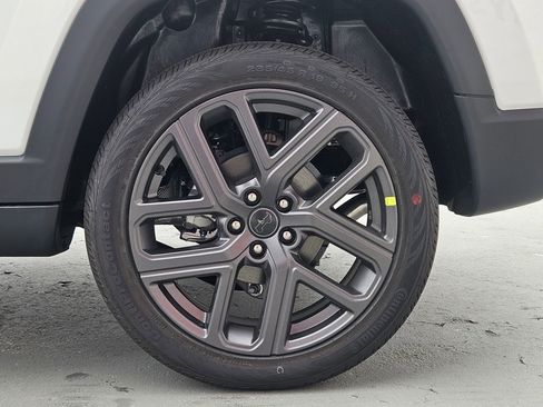 New 2026 Jeep Compass Latitude image 25