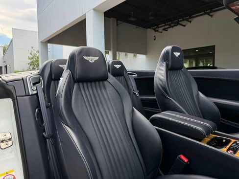Used 2017 Bentley Continental GT image 34