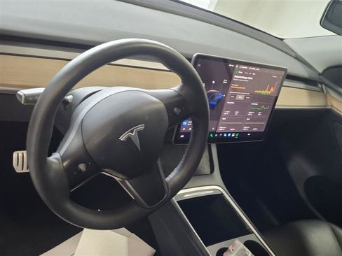 Used 2023 Tesla Model Y Performance AWD/4WD image 3