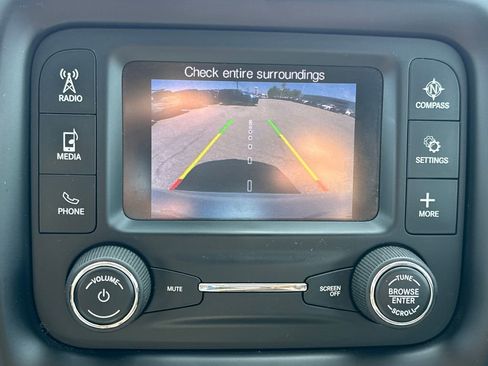Used 2018 Jeep Compass Sport FWD image 21