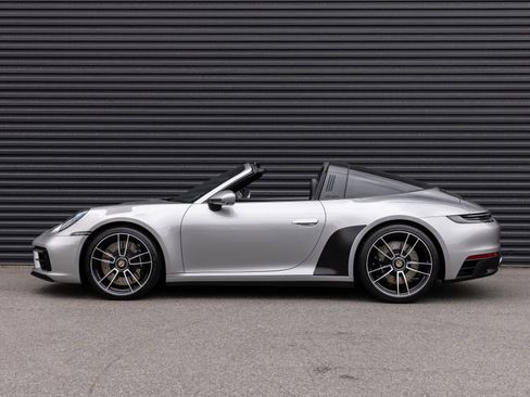 Certified 2022 Porsche 911 Targa 4 GTS AWD/4WD image 2