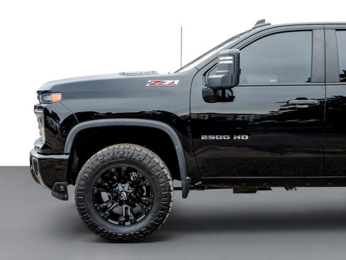 Used 2024 Chevrolet Silverado 2500 Custom w/ Custom Value Package AWD/4WD image 10