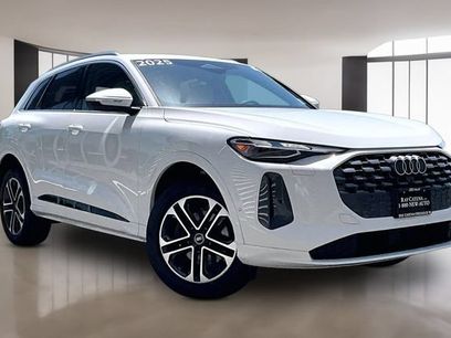 Used 2025 Audi Q5 Premium w/ Convenience Package