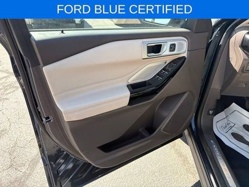 Used 2023 Ford Explorer Platinum w/ Technology Package AWD/4WD image 20