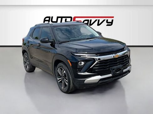 Used 2024 Chevrolet TrailBlazer LT w/ LT Cold Weather Package FWD image 1