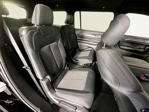 New 2026 Jeep Grand Cherokee L 4WD image 11