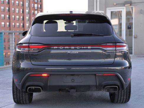 Certified 2025 Porsche Macan image 10