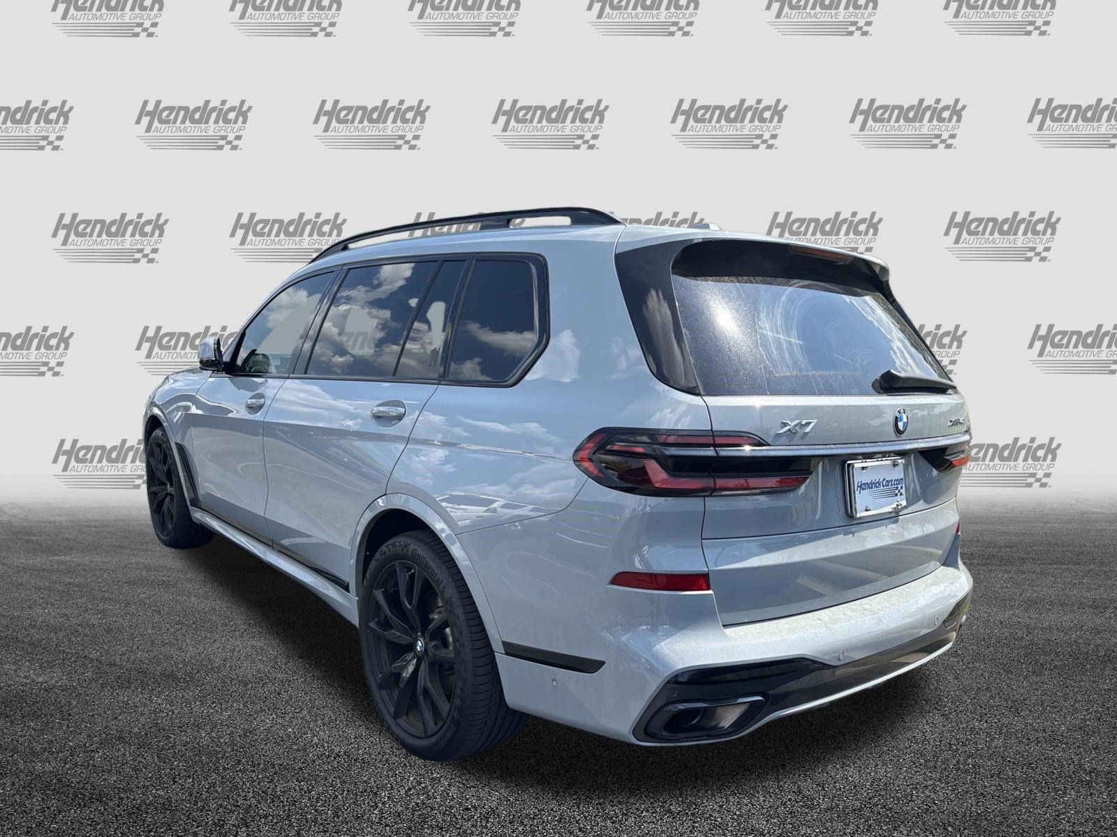 Certified 2024 BMW X7 xDrive40i w/ M Sport Package AWD/4WD image 7