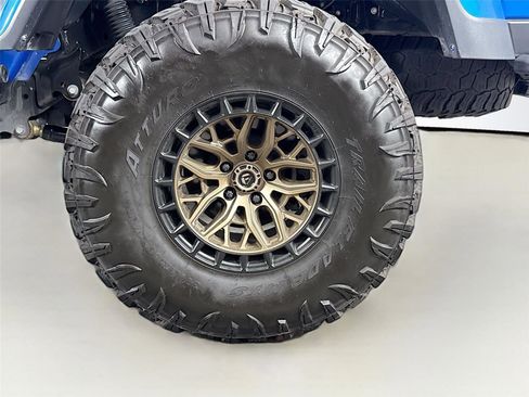 Used 2023 Jeep Gladiator Rubicon AWD/4WD image 25