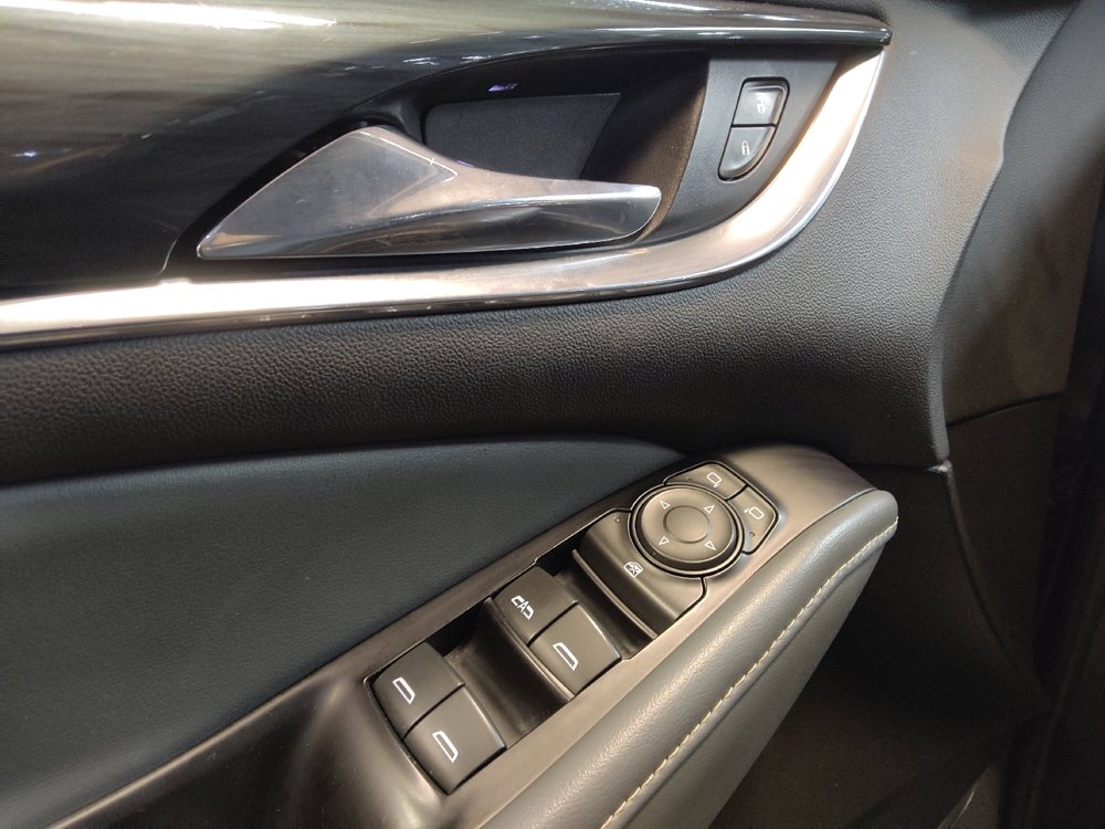 Used 2018 Buick Enclave Essence FWD image 27