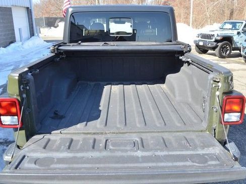 Used 2021 Jeep Gladiator Willys image 38