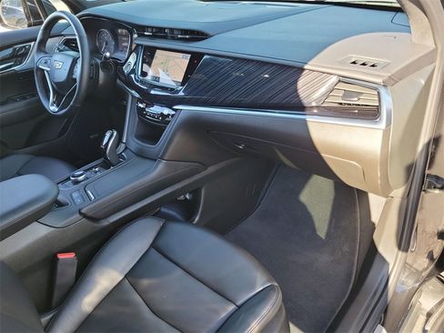 Used 2025 Cadillac XT6 Premium Luxury w/ Technology Package image 29