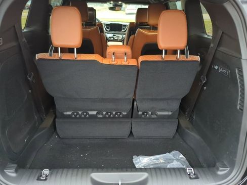 New 2026 Chrysler Pacifica Pinnacle w/ Trailer Tow Group image 43