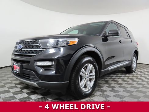 Used 2023 Ford Explorer XLT w/ Equipment Group 202A image 3