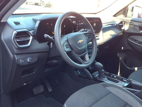 Used 2024 Chevrolet TrailBlazer LT AWD/4WD image 9