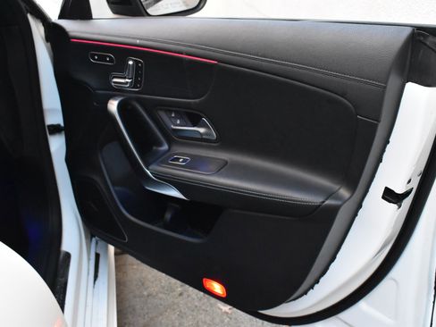 Used 2020 Mercedes-Benz CLA 250 image 27