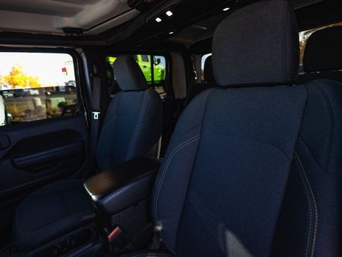 Used 2024 Jeep Gladiator Sport image 24