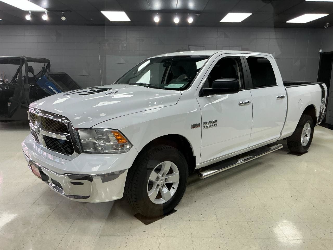 Used 2017 RAM 1500 Classic SLT AWD/4WD image 5