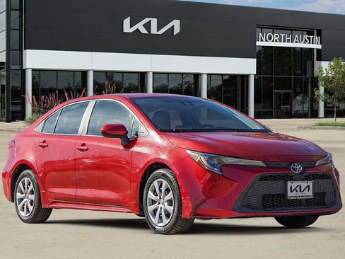 Used 2021 Toyota Corolla LE image 8