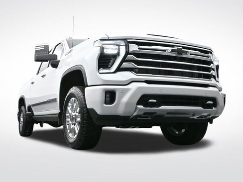 Used 2025 Chevrolet Silverado 2500 High Country w/ High Country Premium Package image 17