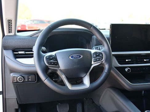 Used 2026 Ford Explorer Active w/ Active Comfort Package AWD/4WD image 12