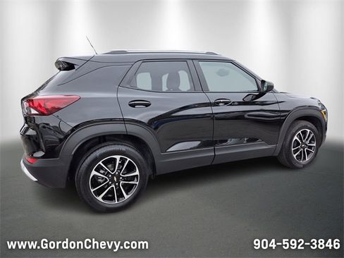 Used 2025 Chevrolet TrailBlazer LT w/ Driver Confidence Package image 6