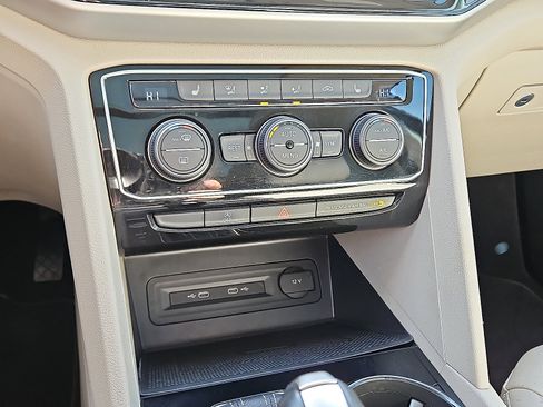 Certified 2023 Volkswagen Atlas SE w/ Panoramic Sunroof Package image 16