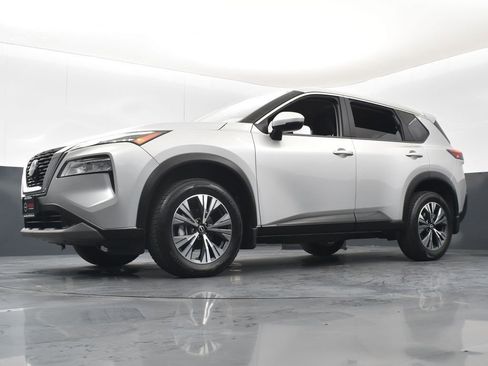 Used 2022 Nissan Rogue SV image 39
