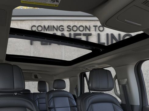 New 2026 Lincoln Navigator Reserve AWD/4WD image 22