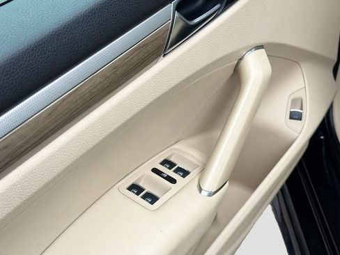 Used 2017 Volkswagen Passat 1.8T SE image 17