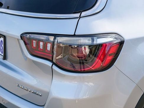 Used 2025 Jeep Compass Limited image 8