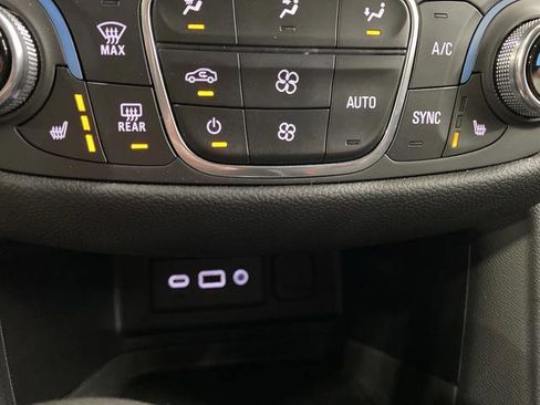 Used 2022 Chevrolet Equinox LT image 8