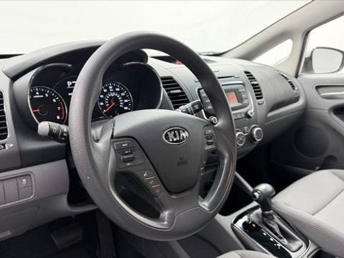 Used 2017 Kia Forte LX FWD image 23