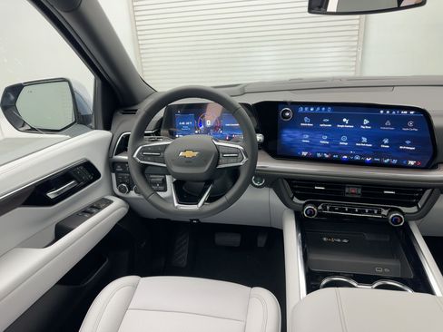 New 2026 Chevrolet Suburban Premier w/ Sun And Tow Package image 28