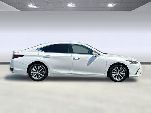 Used 2021 Lexus ES 300h w/ Accessory Package FWD image 8
