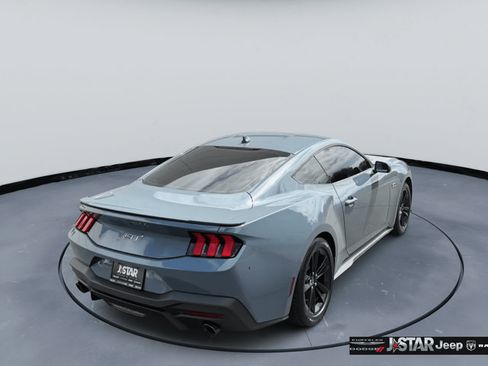 Used 2024 Ford Mustang GT RWD image 5