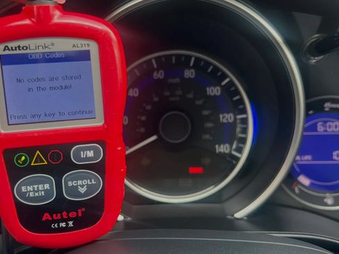 Used 2015 Honda Fit EX image 10