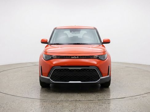 Used 2025 Kia Soul LX w/ LX Technology Package image 2