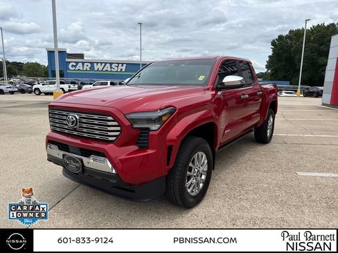 Used 2025 Toyota Tacoma Limited AWD/4WD image 19