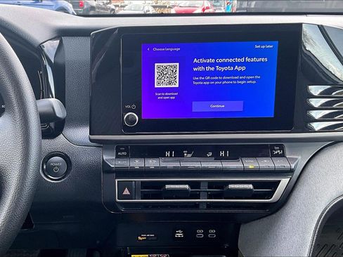 Used 2025 Toyota Camry LE w/ Convenience Package image 6