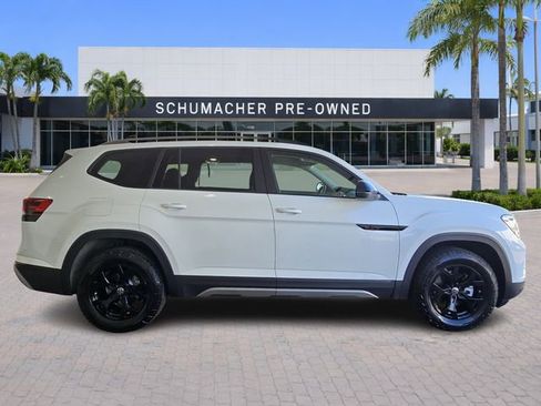 Certified 2025 Volkswagen Atlas Peak Edition SE image 8