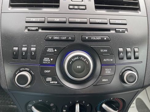 Used 2013 MAZDA MAZDA3 i SV image 16