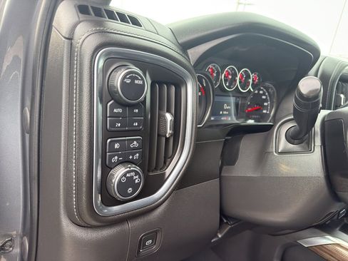 Used 2020 Chevrolet Silverado 1500 RST image 15