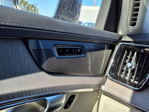 New 2026 Volvo XC90 B6 Ultra w/ Protection Package image 18