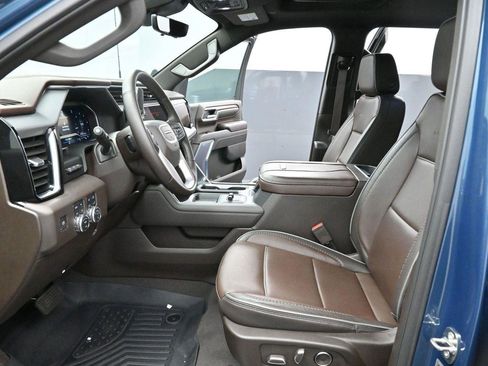 Used 2024 GMC Sierra 2500 Denali w/ Denali Reserve Package AWD/4WD image 12