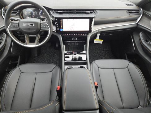 New 2026 Jeep Grand Cherokee Limited AWD/4WD image 2