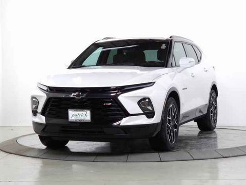 Used 2023 Chevrolet Blazer RS w/ Driver Confidence II Package image 3