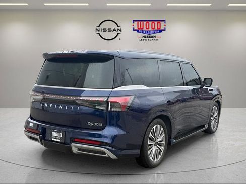 Used 2025 INFINITI QX80 Sensory image 3