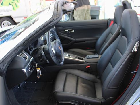 Used 2014 Porsche Boxster RWD image 19