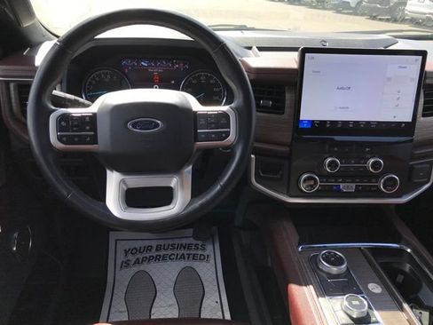 Used 2024 Ford Expedition Limited AWD/4WD image 7